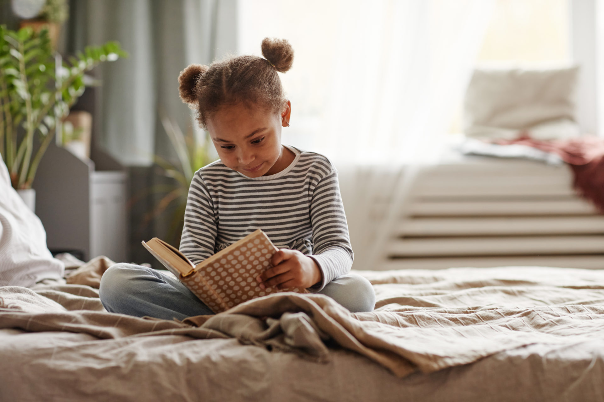 How Soundscapes Help Kids Focus While Reading